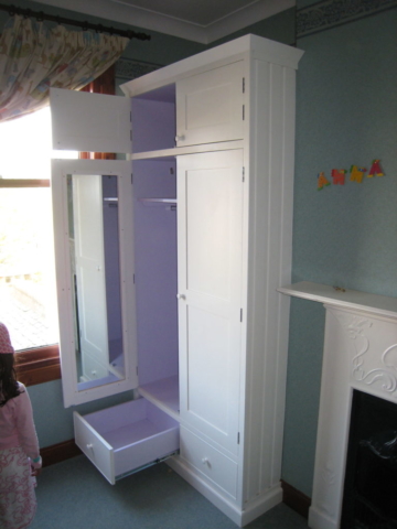 Built-in wardrobe