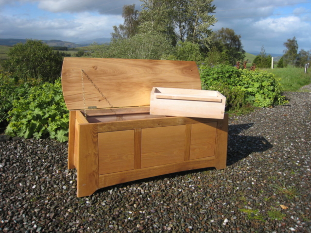 Blanket chest
